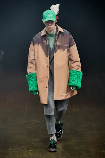 Look 25
